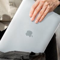 Uniq Macbook Pro 14 (2021) Claro Mat Macbook Kapak - Şeffaf